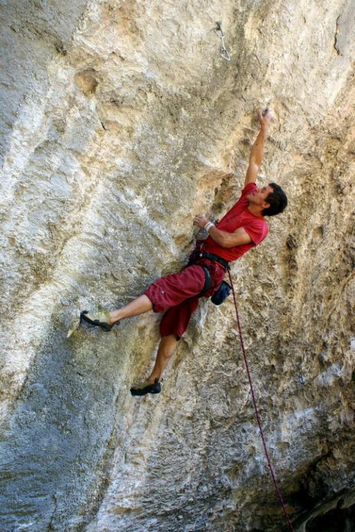 Костя на Hot Chilli, 8b+