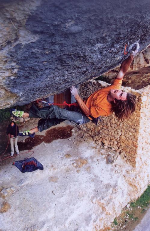 Chris Sharma. Demencia Senil, 9a+. Margalef (Tarragona). Photo: Pete O'Donovan