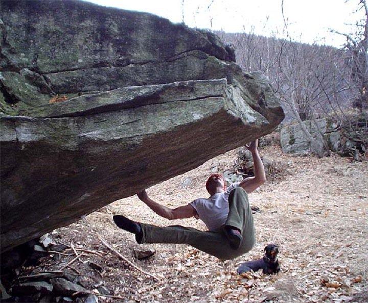 Oscar Martinez on "La Soucoupe", 7C+, Chironico (Switzerland). Photo: Joseba Saiz. Fuente: Oscar facebook profile