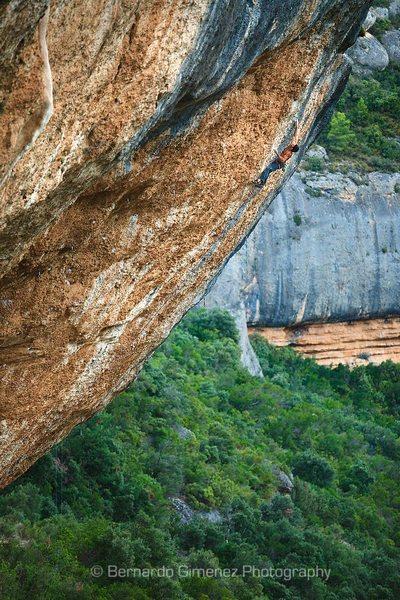 Dani Andrada."Era Bella", 9a. Margalef. Picture: Bernardo Giménez. Source:www.desnivel.com